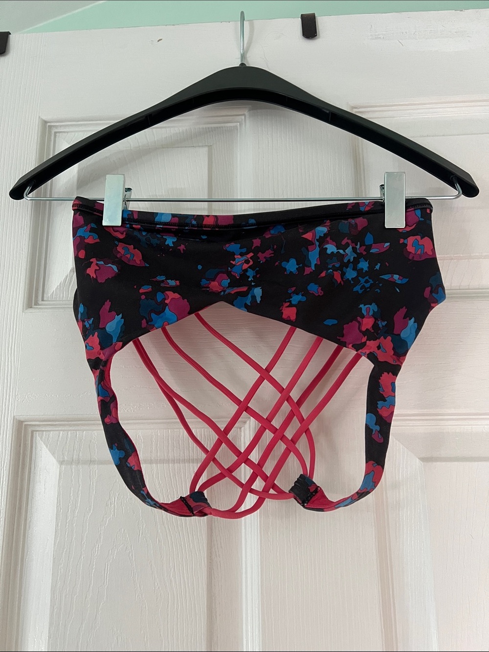 Lululemon Size 6 - Black Floral Sports Bra with Pink Strappy Back